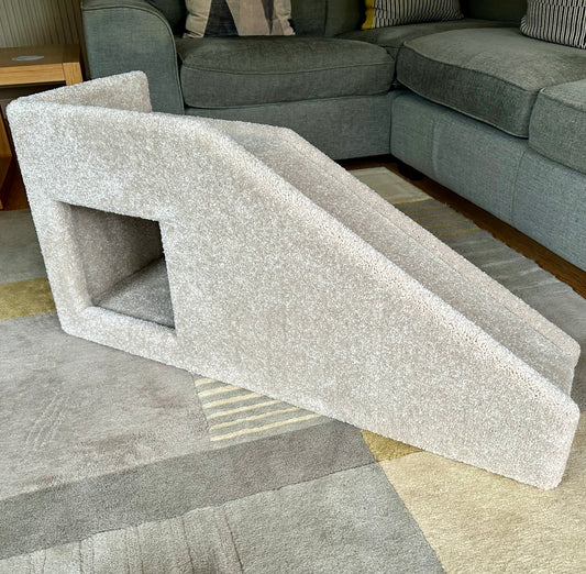 38cm (15") High-Sided Carpeted Wood Dog, Cat, Pet Ramp with Hideout